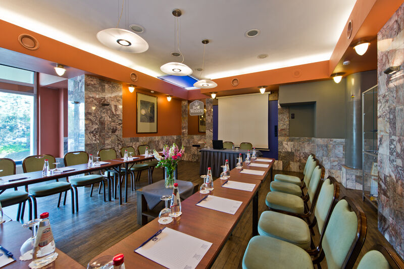 Western Hotelli 4*
